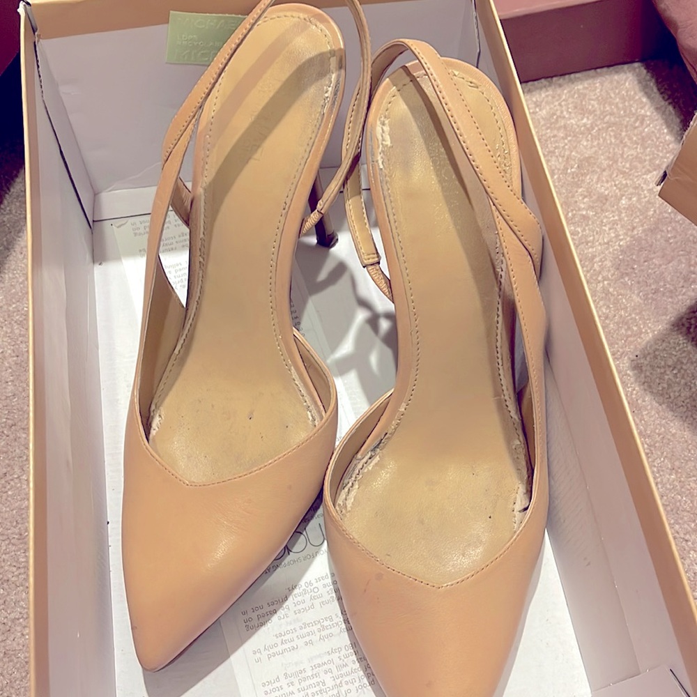 Michael kors high heels close toe shoes